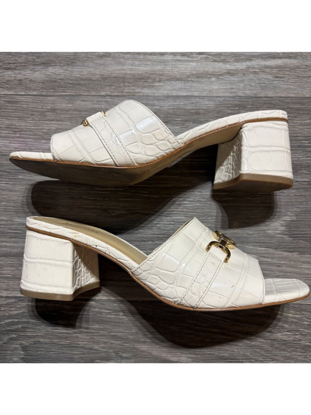 Michael Kors Size 7 Cream Croc Embossed Block Heel Slide Sandals Gold Hardware - Picture 11 of 12